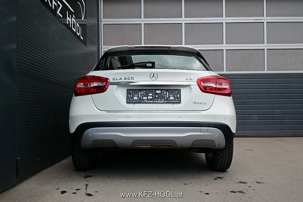 Mercedes-Benz GLA 200 CDI 4MATIC Aut. Image 4